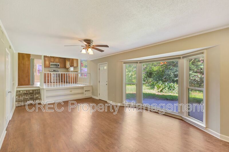 BONUS INCENTIVE OFFERING! Stylish, Move-In Ready Home Tucked Away on a Quiet Cul-de-Sac property image