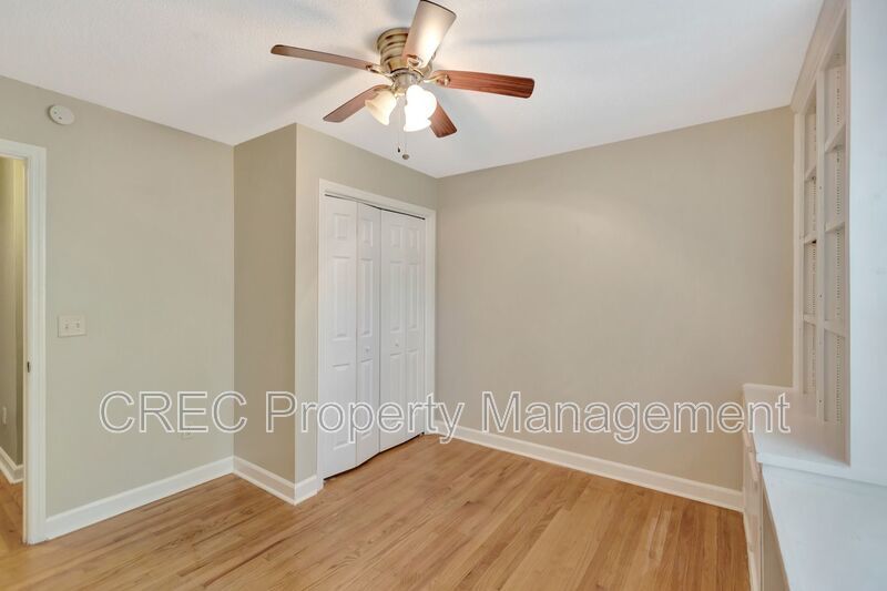 BONUS INCENTIVE OFFERING! Stylish, Move-In Ready Home Tucked Away on a Quiet Cul-de-Sac property image