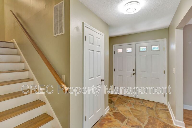 BONUS INCENTIVE OFFERING! Stylish, Move-In Ready Home Tucked Away on a Quiet Cul-de-Sac property image