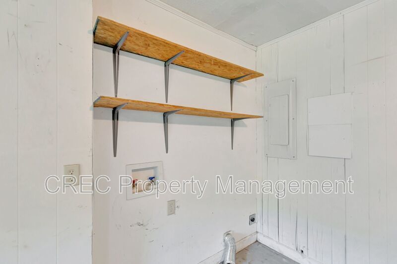 BONUS INCENTIVE OFFERING! Stylish, Move-In Ready Home Tucked Away on a Quiet Cul-de-Sac property image