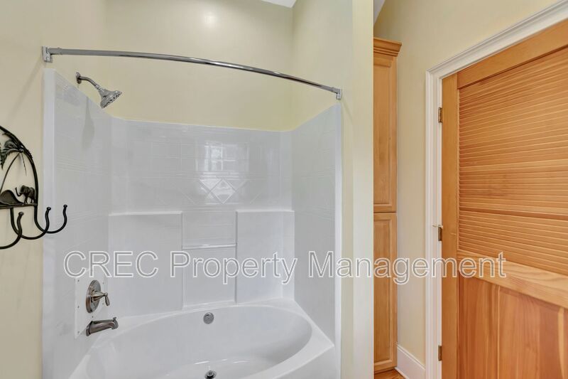 Elevated Elegance with Boat Access — A Property That Shines property image