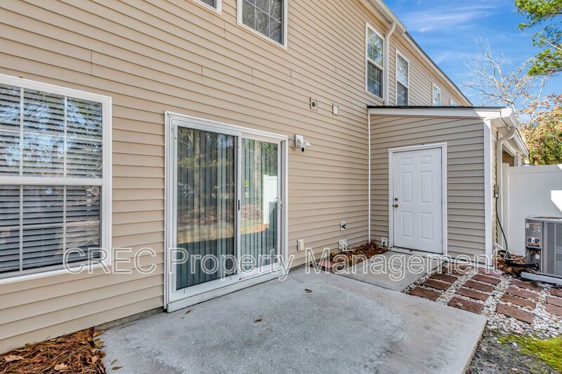 Move Right Into Effortless Living in the Heart of Wescott Plantation! property image