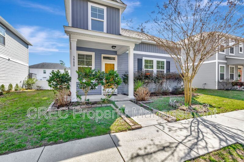 Hidden Gem in Greater Park Circle – End-Unit Cottage Living with Master Down & Park Views property image