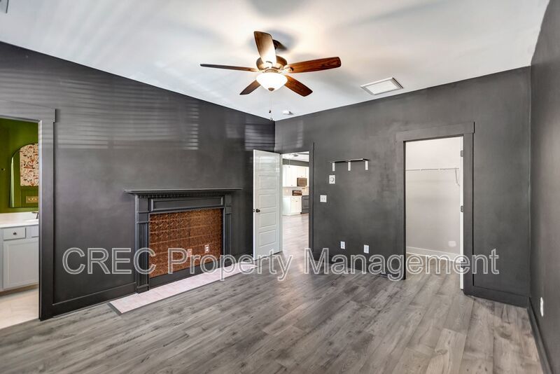 Hidden Gem in Greater Park Circle – End-Unit Cottage Living with Master Down & Park Views property image