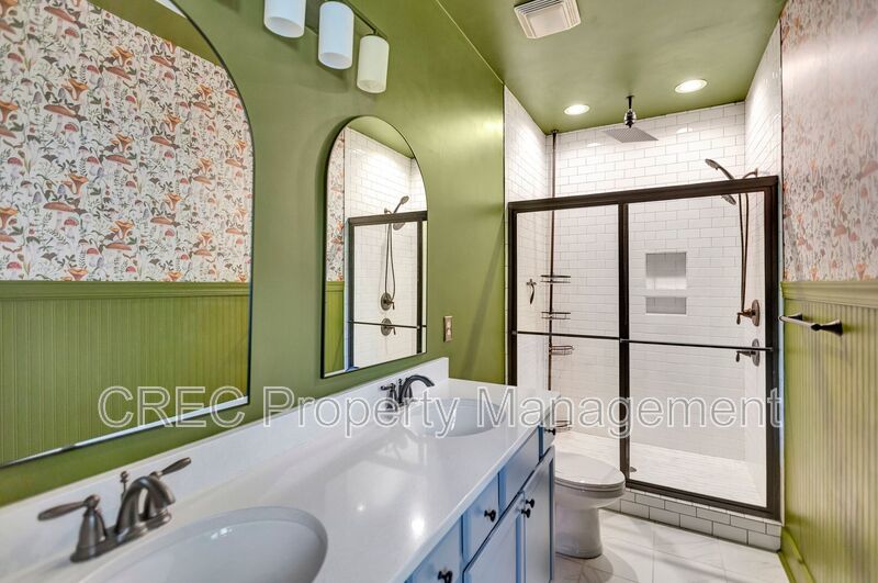 Hidden Gem in Greater Park Circle – End-Unit Cottage Living with Master Down & Park Views property image