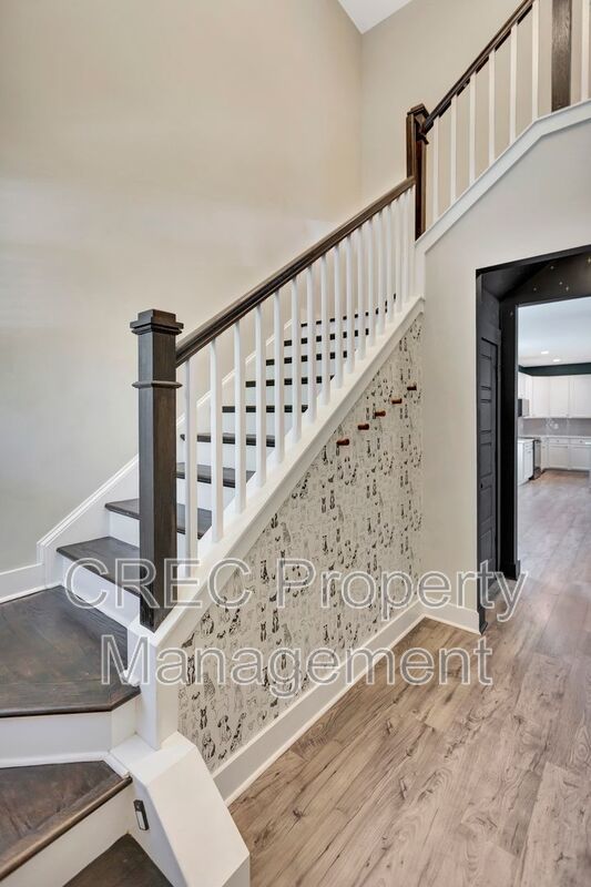 Hidden Gem in Greater Park Circle – End-Unit Cottage Living with Master Down & Park Views property image