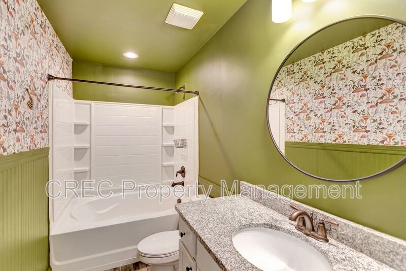 Hidden Gem in Greater Park Circle – End-Unit Cottage Living with Master Down & Park Views property image