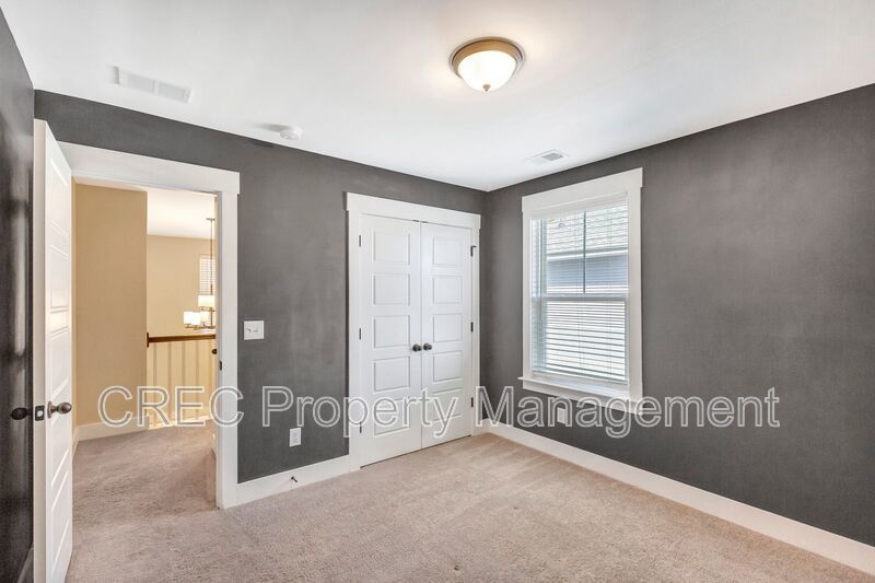 Hidden Gem in Greater Park Circle – End-Unit Cottage Living with Master Down & Park Views property image