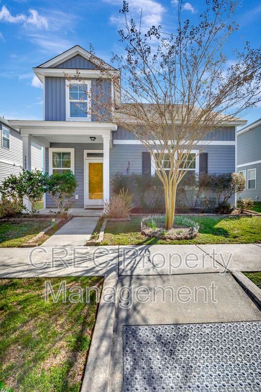 Hidden Gem in Greater Park Circle – End-Unit Cottage Living with Master Down & Park Views property image