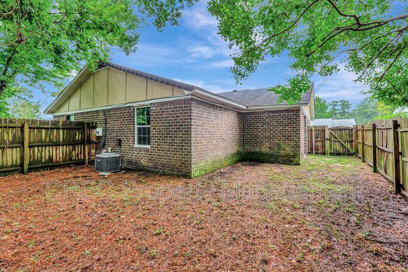 MOVE IN SPECIAL! Two Bedroom Pet-Friendly Unit in Gadsden Acres! property image
