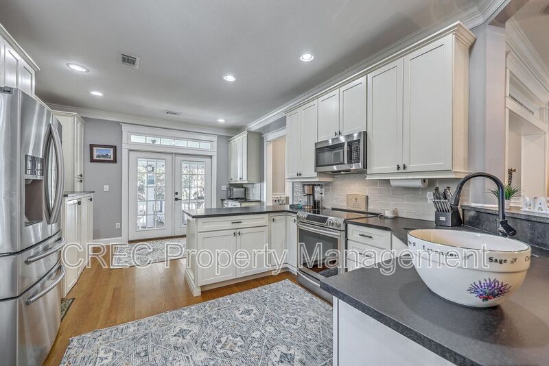 A Rare Fully Furnished Gem on Daniel Island – Luxury Turnkey Living, Move-In Ready property image