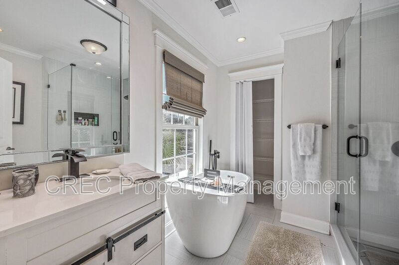 A Rare Fully Furnished Gem on Daniel Island – Luxury Turnkey Living, Move-In Ready property image