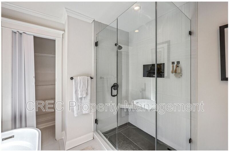 A Rare Fully Furnished Gem on Daniel Island – Luxury Turnkey Living, Move-In Ready property image