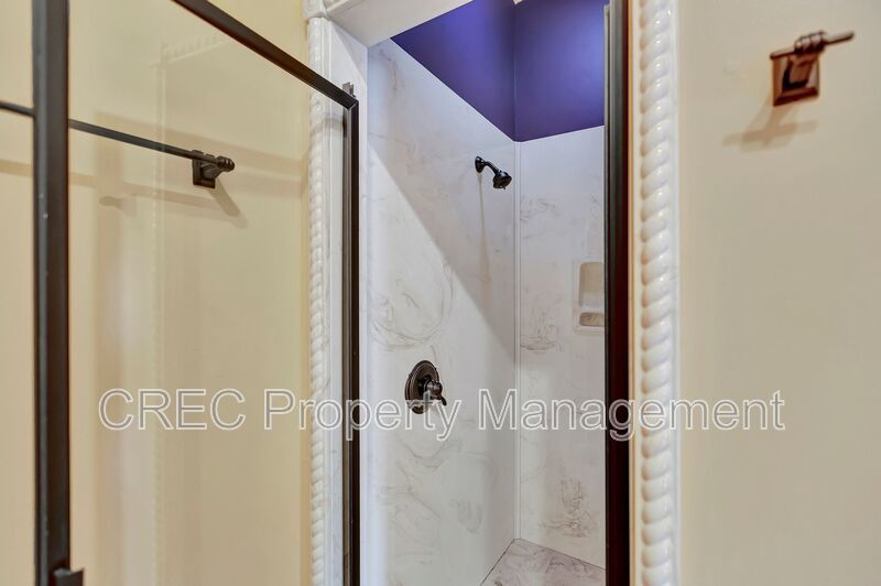 Elevated Elegance with Boat Access — A Property That Shines property image