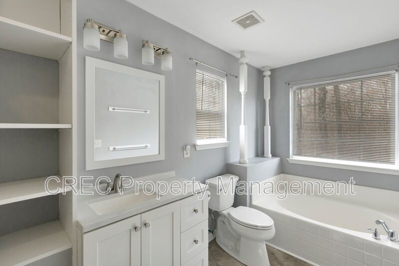 Fresh Updates and Fantastic Space in The Glen at Summerset property image