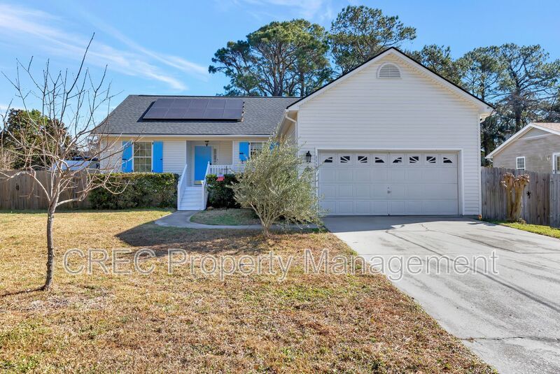 Island Garden Retreat – Fenced Yard, No HOA, Boat & Camper Access Near Folly property image