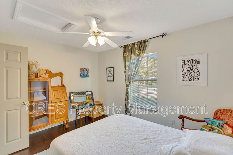 Island Garden Retreat – Fenced Yard, No HOA, Boat & Camper Access Near Folly property image