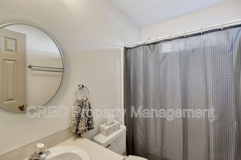 Island Garden Retreat – Fenced Yard, No HOA, Boat & Camper Access Near Folly property image