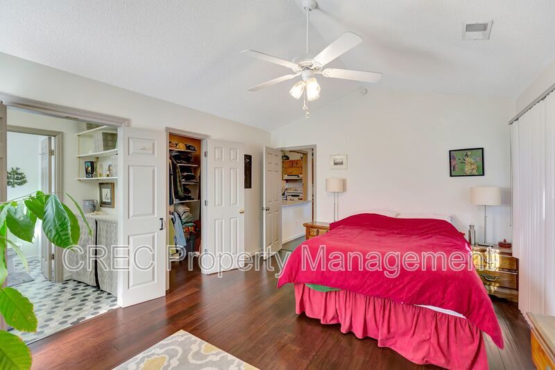 Island Garden Retreat – Fenced Yard, No HOA, Boat & Camper Access Near Folly property image