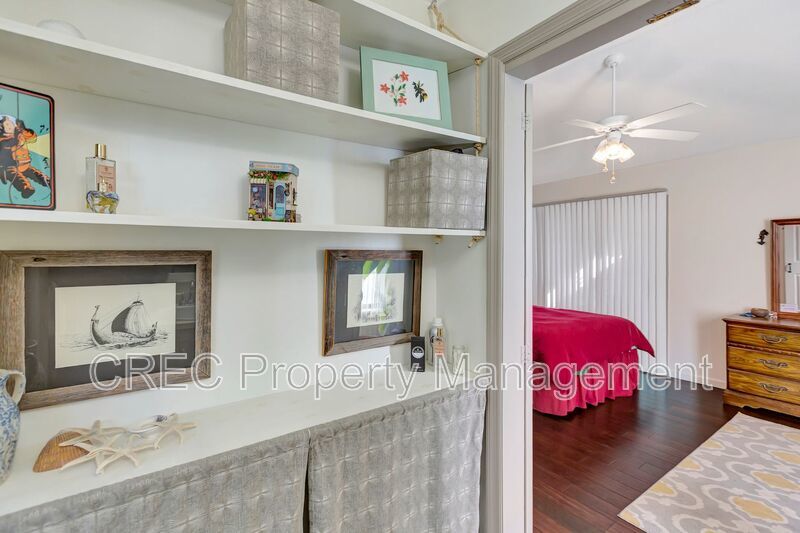 Island Garden Retreat – Fenced Yard, No HOA, Boat & Camper Access Near Folly property image