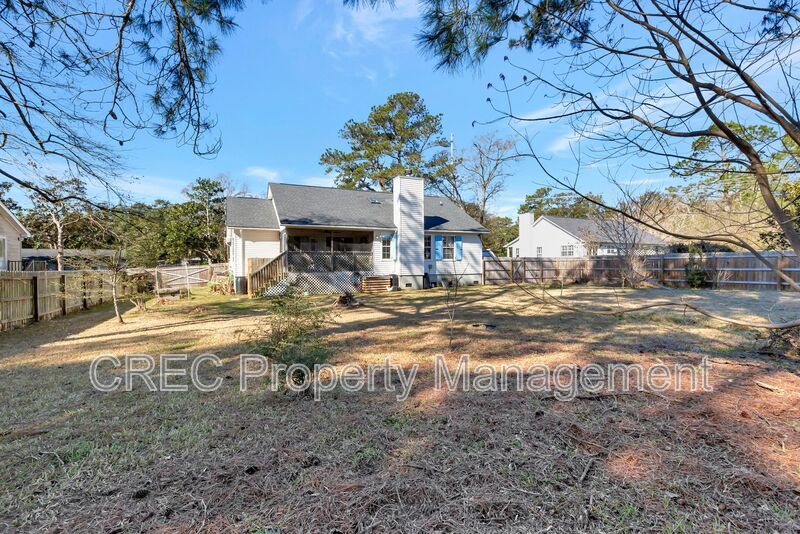 Island Garden Retreat – Fenced Yard, No HOA, Boat & Camper Access Near Folly property image