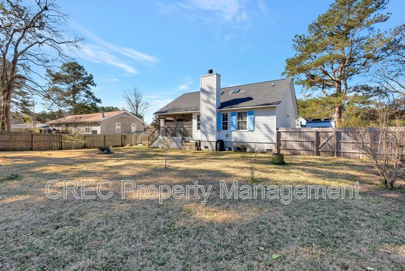 Island Garden Retreat – Fenced Yard, No HOA, Boat & Camper Access Near Folly property image