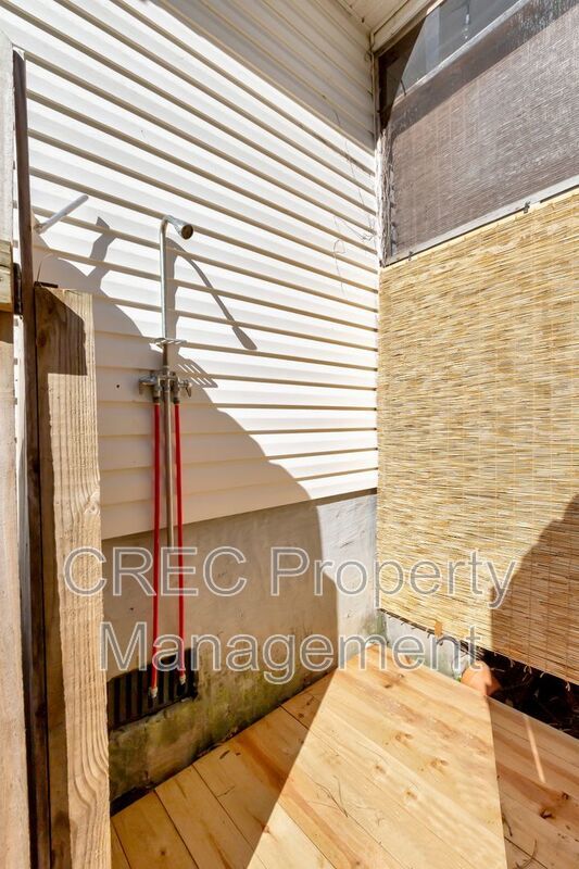 Island Garden Retreat – Fenced Yard, No HOA, Boat & Camper Access Near Folly property image