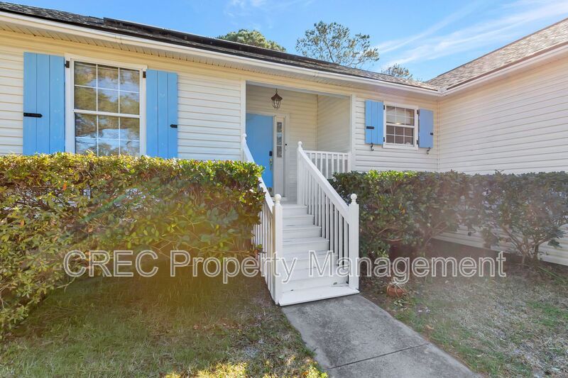 Island Garden Retreat – Fenced Yard, No HOA, Boat & Camper Access Near Folly property image