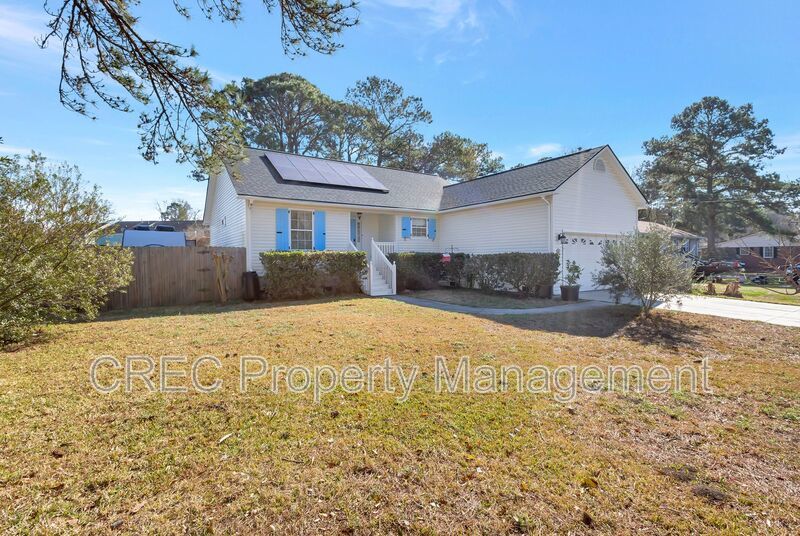 Island Garden Retreat – Fenced Yard, No HOA, Boat & Camper Access Near Folly property image