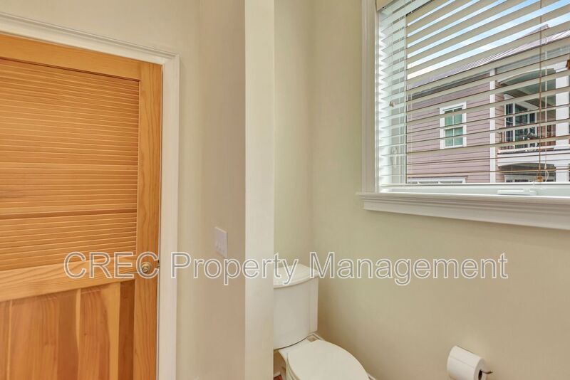 Elevated Elegance with Boat Access — A Property That Shines property image