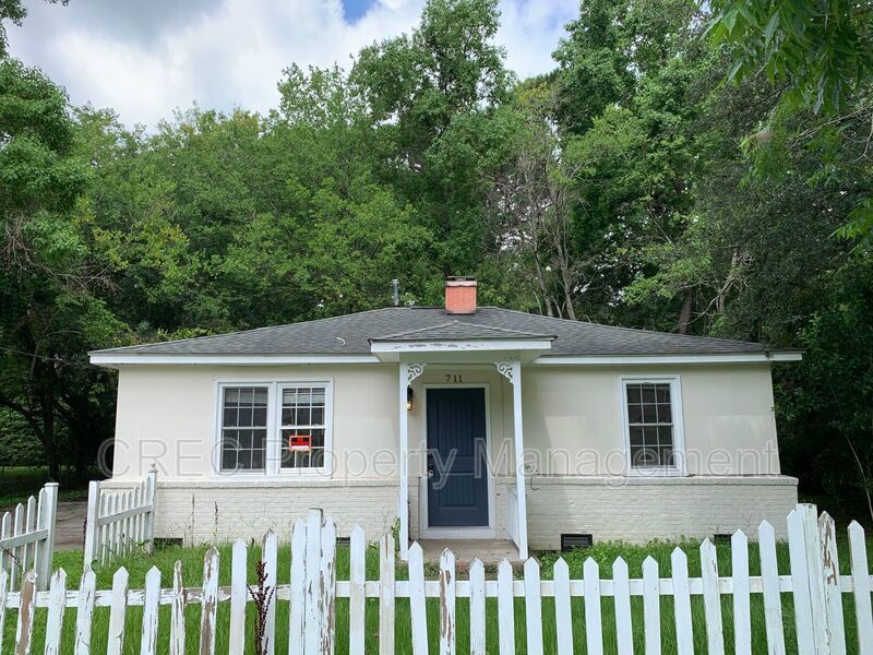 Home in West Ashley Available! property image