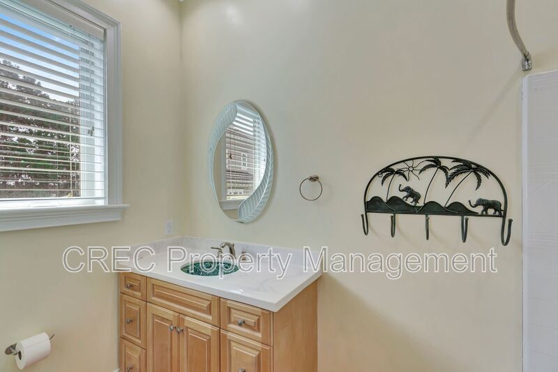 Elevated Elegance with Boat Access — A Property That Shines property image