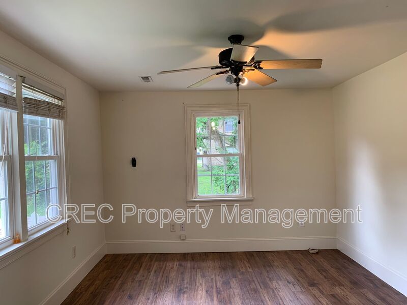 Home in West Ashley Available! property image