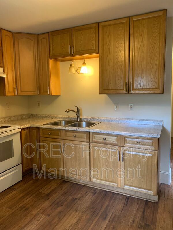 Home in West Ashley Available! property image