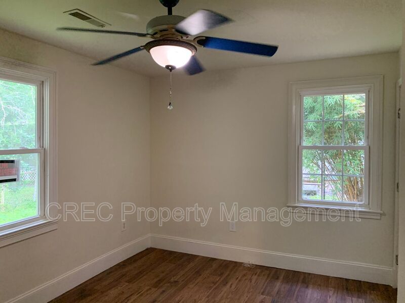 Home in West Ashley Available! property image