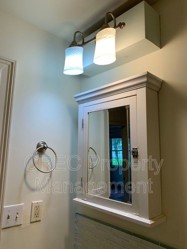 Home in West Ashley Available! property image