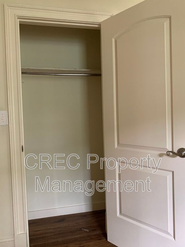 Home in West Ashley Available! property image