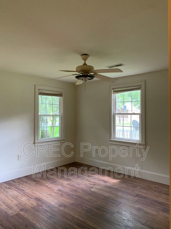 Home in West Ashley Available! property image