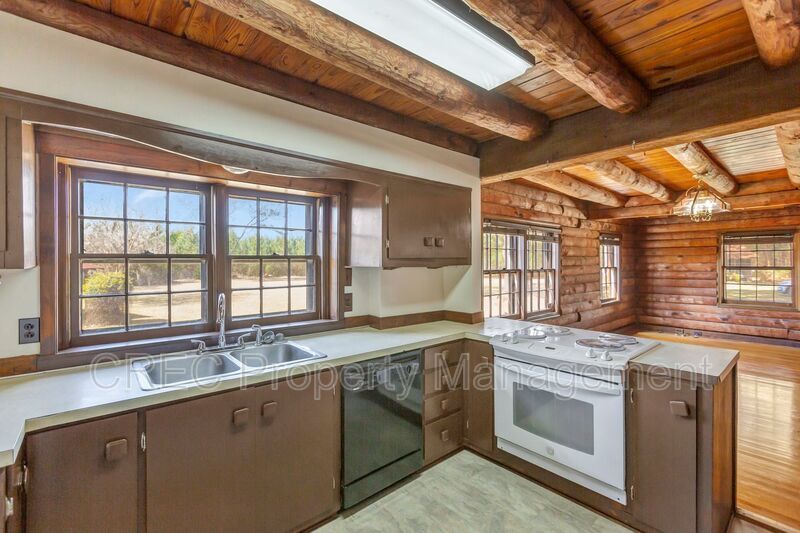 Whispering Pines Log Cabin Retreat – Rustic Charm on Wooded Acreage property image