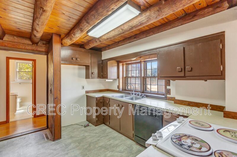 Whispering Pines Log Cabin Retreat – Rustic Charm on Wooded Acreage property image