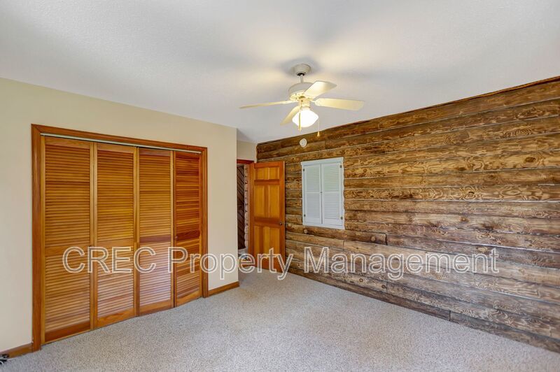 Whispering Pines Log Cabin Retreat – Rustic Charm on Wooded Acreage property image