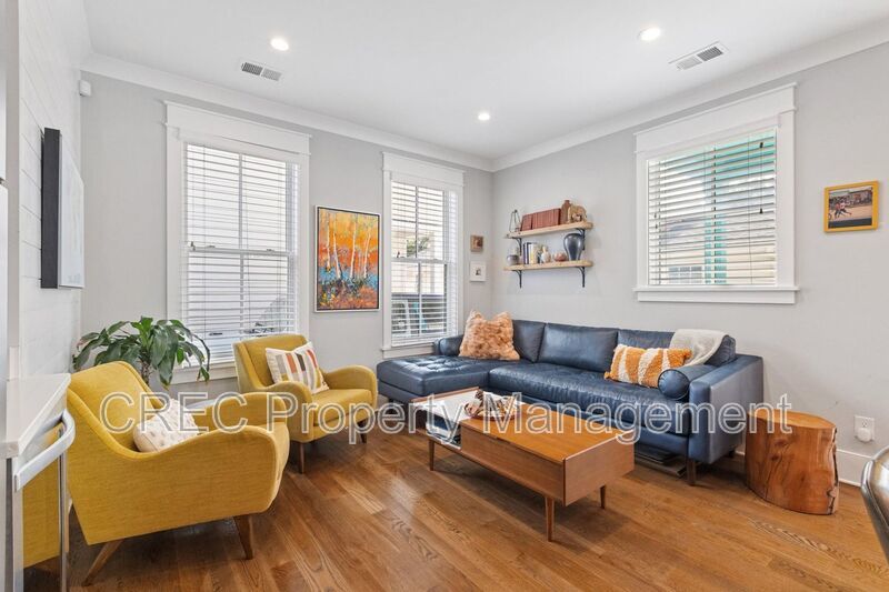 Luxury Three Level Downtown Charleston Home Near Hampton Park with Private Balconies property image