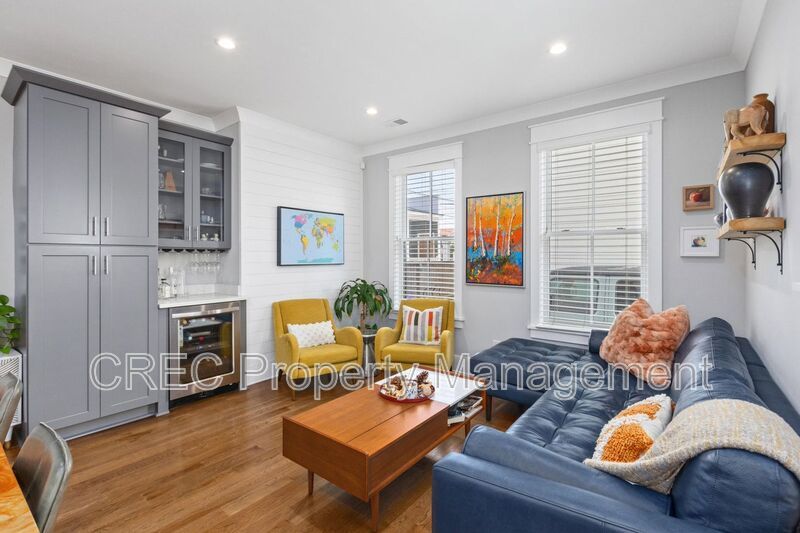 Luxury Three Level Downtown Charleston Home Near Hampton Park with Private Balconies property image