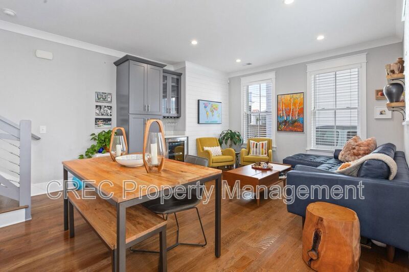 Luxury Three Level Downtown Charleston Home Near Hampton Park with Private Balconies property image