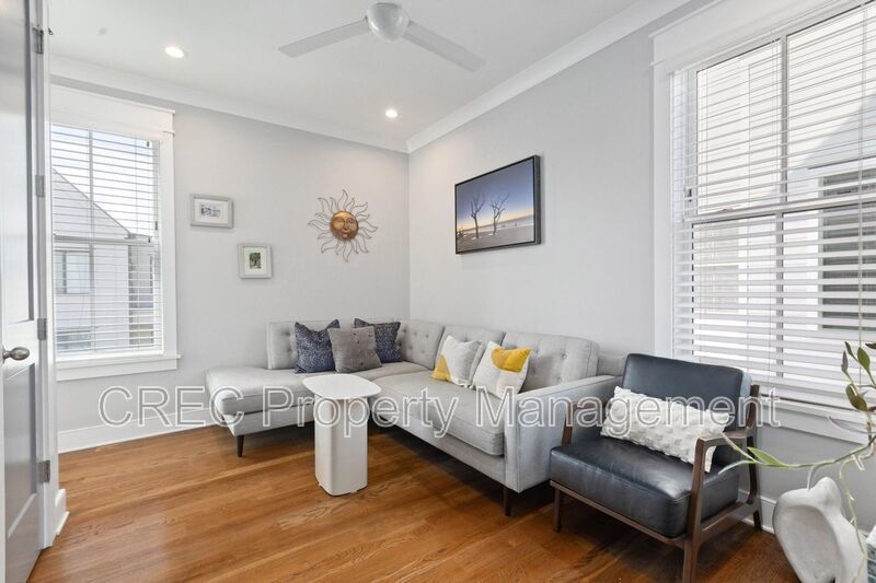 Luxury Three Level Downtown Charleston Home Near Hampton Park with Private Balconies property image