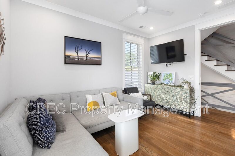 Luxury Three Level Downtown Charleston Home Near Hampton Park with Private Balconies property image