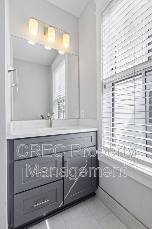 Luxury Three Level Downtown Charleston Home Near Hampton Park with Private Balconies property image