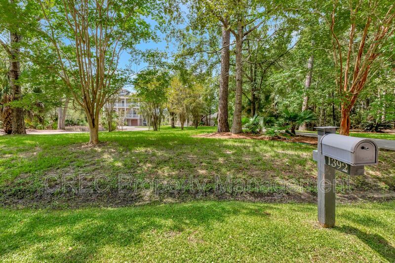 Elevated Elegance with Boat Access — A Property That Shines property image