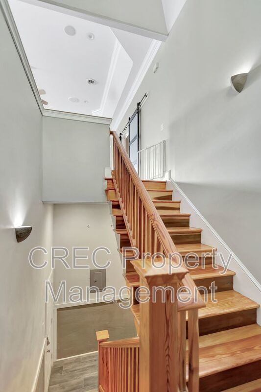 Elevated Elegance with Boat Access — A Property That Shines property image