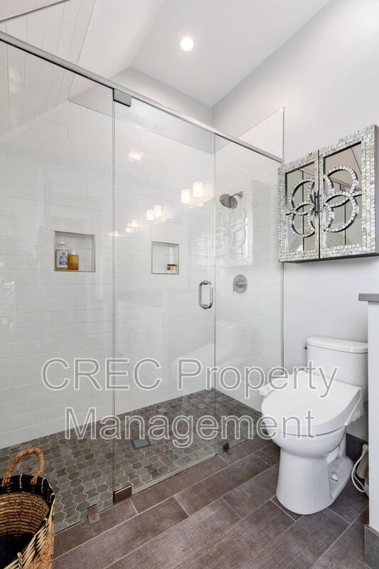 Luxury Three Level Downtown Charleston Home Near Hampton Park with Private Balconies property image